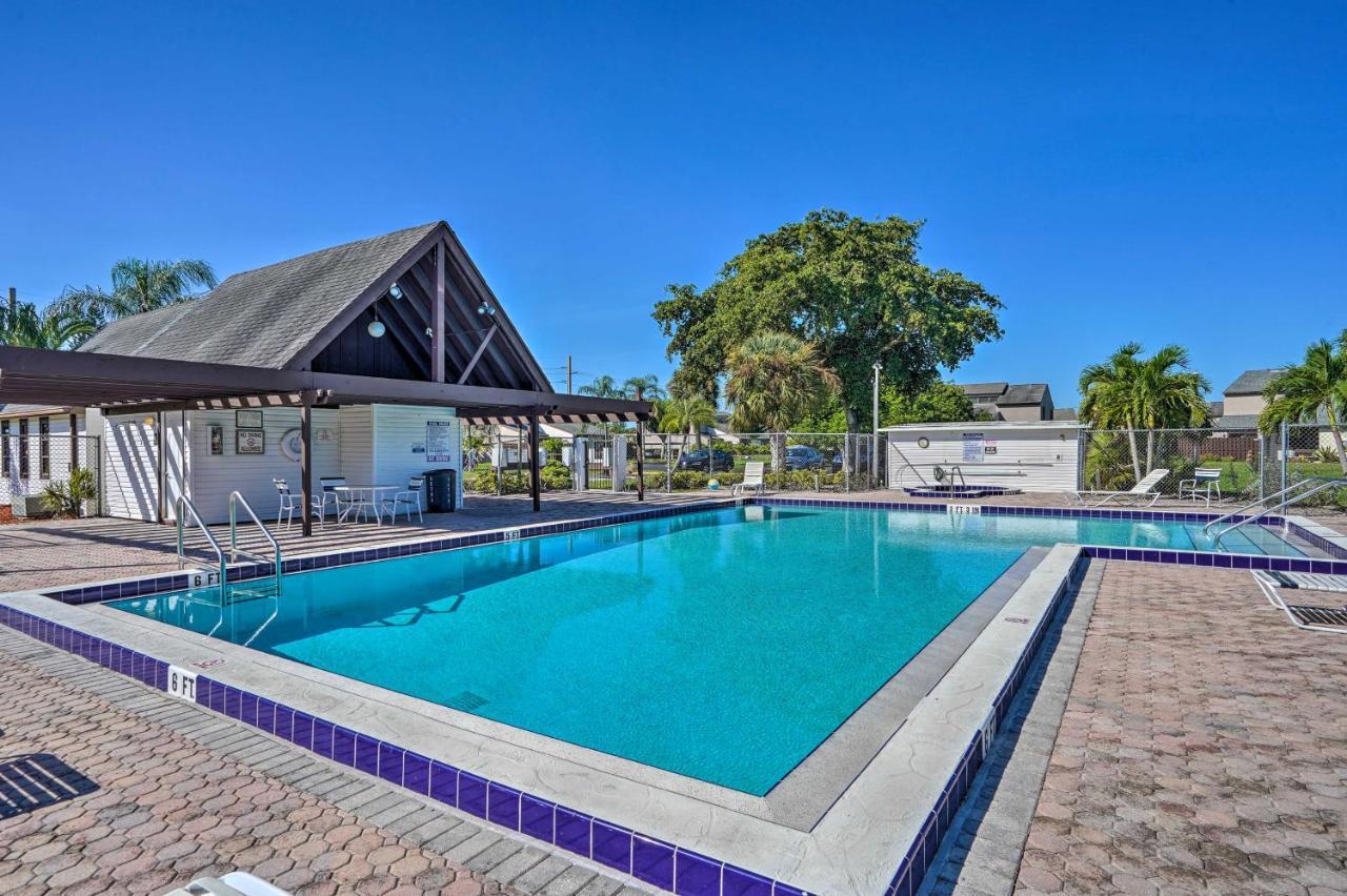 Chic Fort Myers Escape With Community Perks! Экстерьер фото
